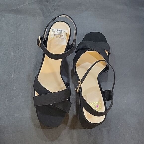 BRAND NEW DELICIO BLOCK HEEL CRISS-CROSS ADJUSTABLE BUCKLE ALMOND TOE SANDAL … - Picture 4 of 15